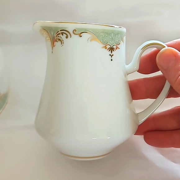 "Valhala" covered cream and sugar by Mikasa. - Picture 4 of 12